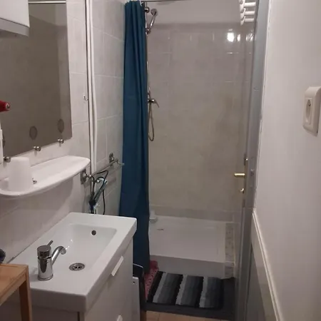 Apartament A 100 M - Stationnement Gratuit - 3 Pers Agde